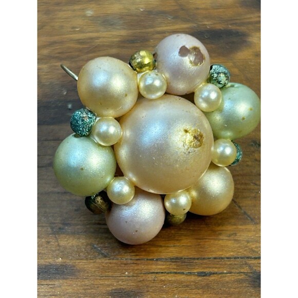 Vintage Faux Pearls Beaded Cluster Screw-on Earrings READ - Picture 4 of 7
